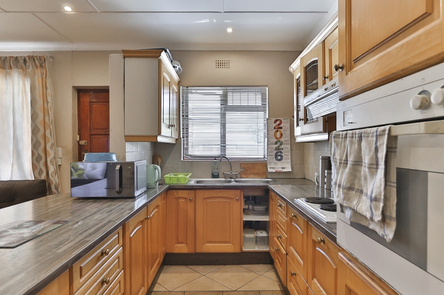 2 Bedroom Property for Sale in Gustrouw Western Cape